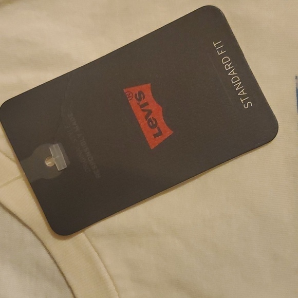 Levi's Women's T-Shirt Size XL, Cream - Picture 3 of 4